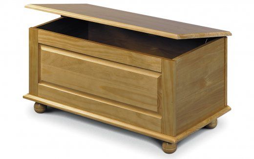 Pickwick Blanket Box